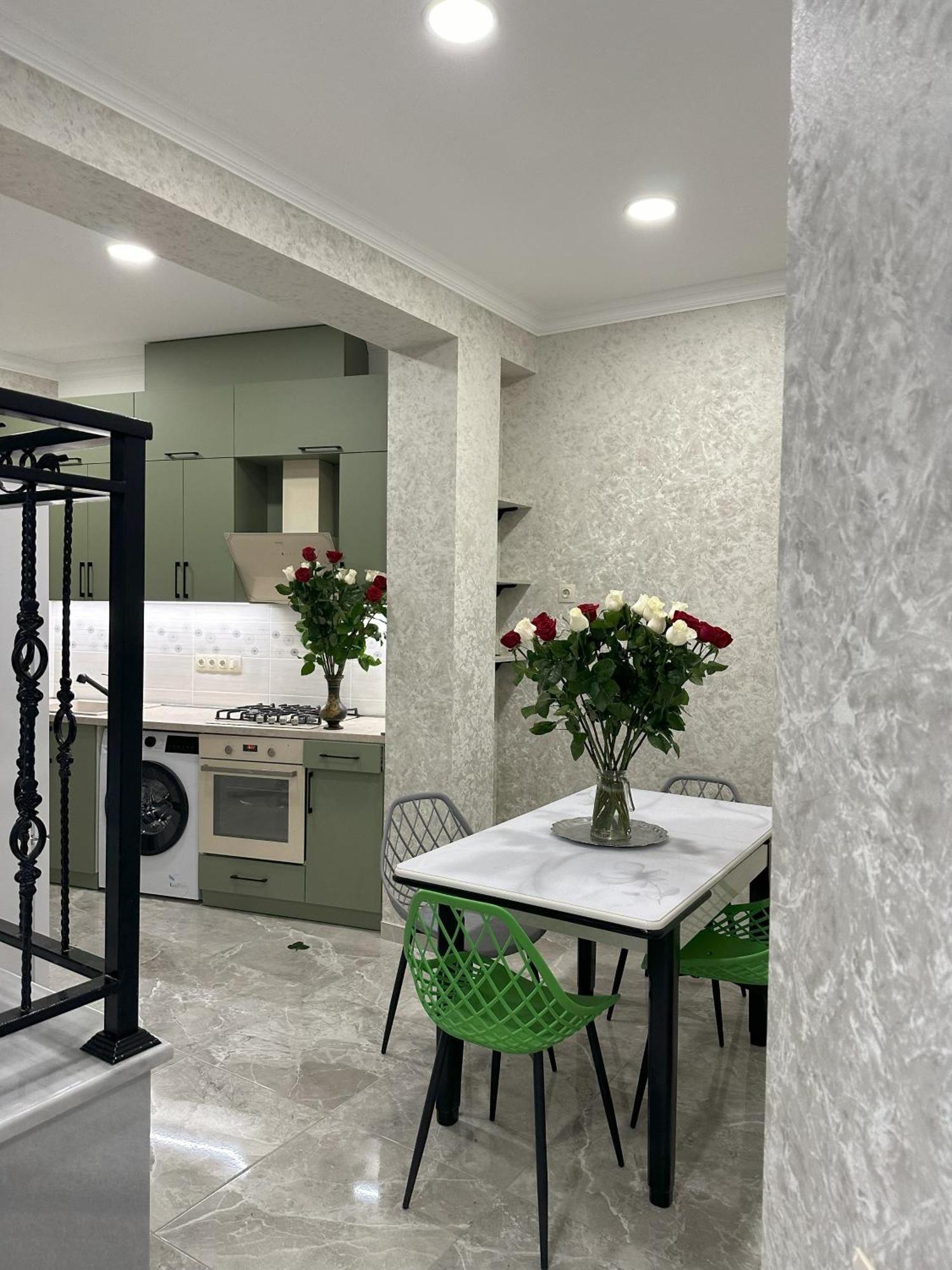 Three Palms Guest House 第比利斯 外观 照片