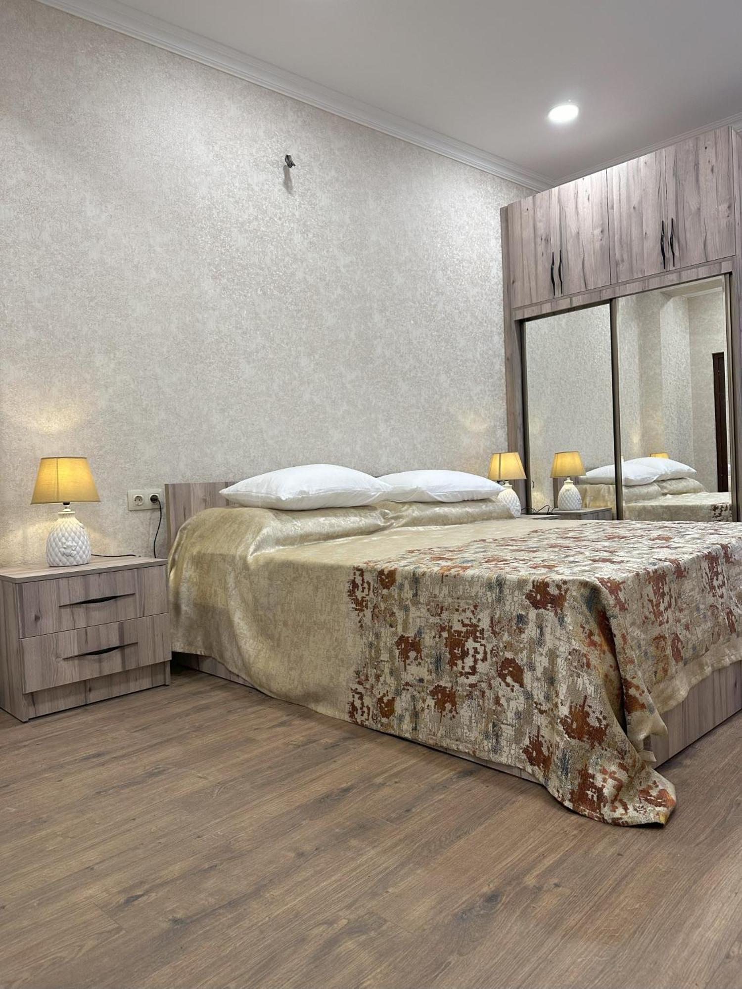 Three Palms Guest House 第比利斯 外观 照片