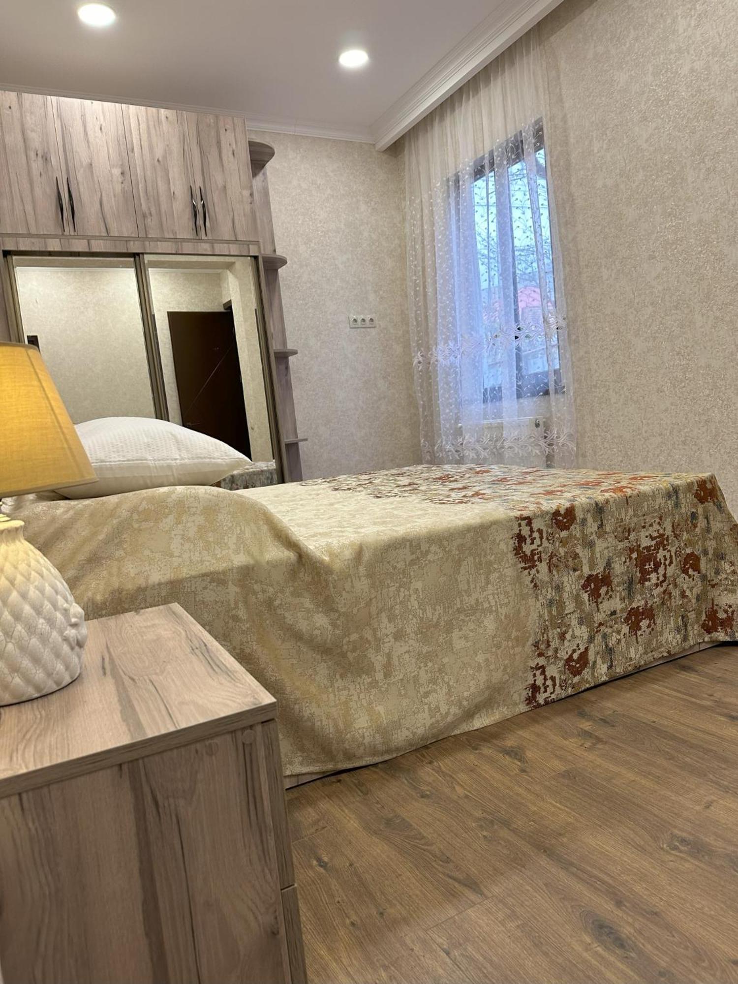 Three Palms Guest House 第比利斯 外观 照片